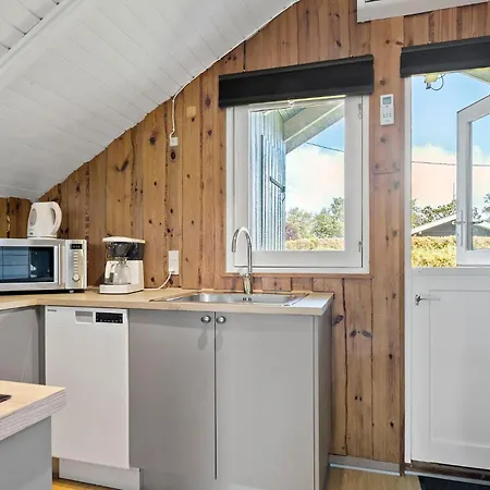 3 Bedroom Amazing In Holiday home