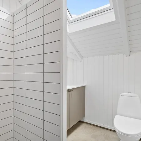 3 Bedroom Amazing In Hejls